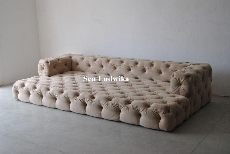 Sofa pikowana w kolorze kości słoniowej