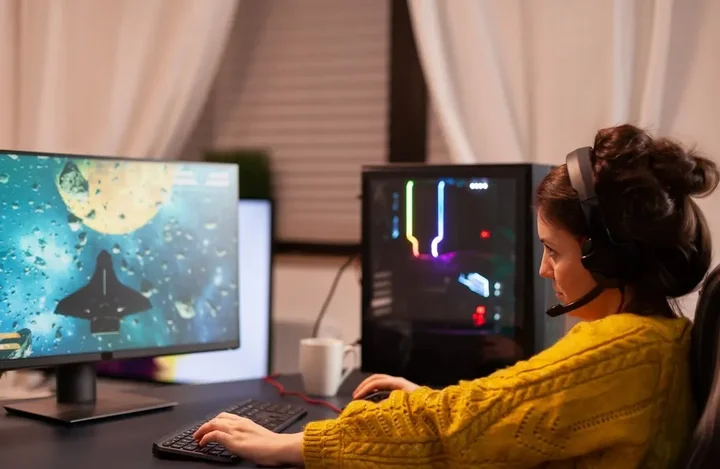 Sport bez wychodzenia z domu – jak aktywnie spędzać czas online?