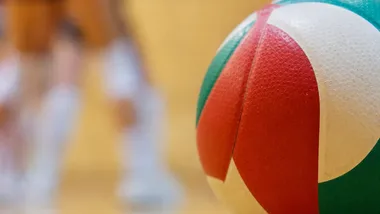 Trzy drużyny MMKS w najlepszej ósemce. W hali SP nr 4 zagrało 12 ekip