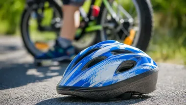 Kask obowiązkowy dla dzieci do 16 lat. Policja z Mińska Mazowieckiego przypomina