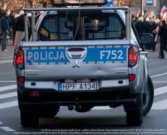 Policja Mińsk Maz.: Ze złości wybił szybę