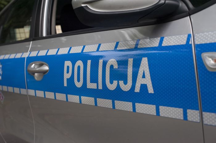 Policja Mińsk Maz.: Odpowie za włamanie do domu i kradzież metalowych urządzeń