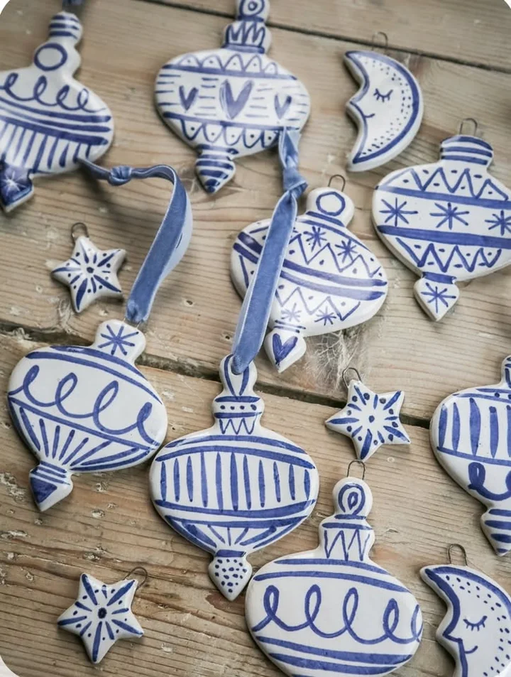 Grafika promocyjna wydarzenia Czwartki dla początkujących z gliną — warsztaty ceramiczne w Mińsku Mazowieckim