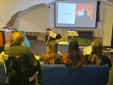 Młodzi i ich cyfrowe nawyki – warsztaty o dobrostanie w sieci