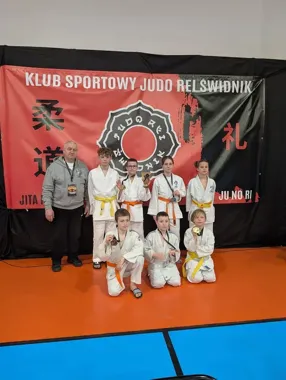 Młodzi judocy z Mińska Mazowieckiego błysnęli w Świdniku – niemal pełne podium