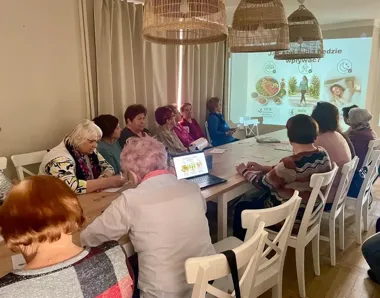 Seniorzy gotowali zdrowiej. Warsztaty przy Pięknej dały praktyczne pomysły