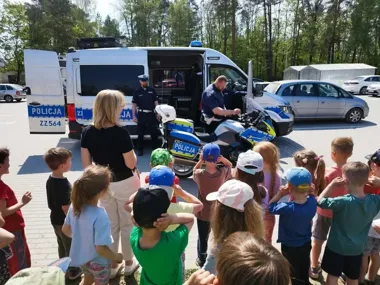 Hulajnoga, rower i internet pod lupą policjantów w Hucie Mińskiej